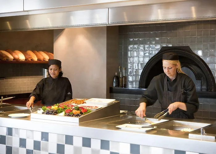 Der Valk Stein Отель 4*